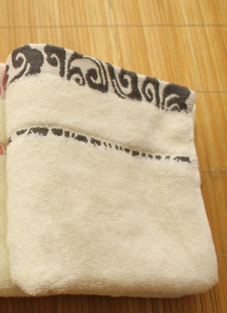 High Quality Pure Cotton Decorative Jacquard Thick Washcloths.